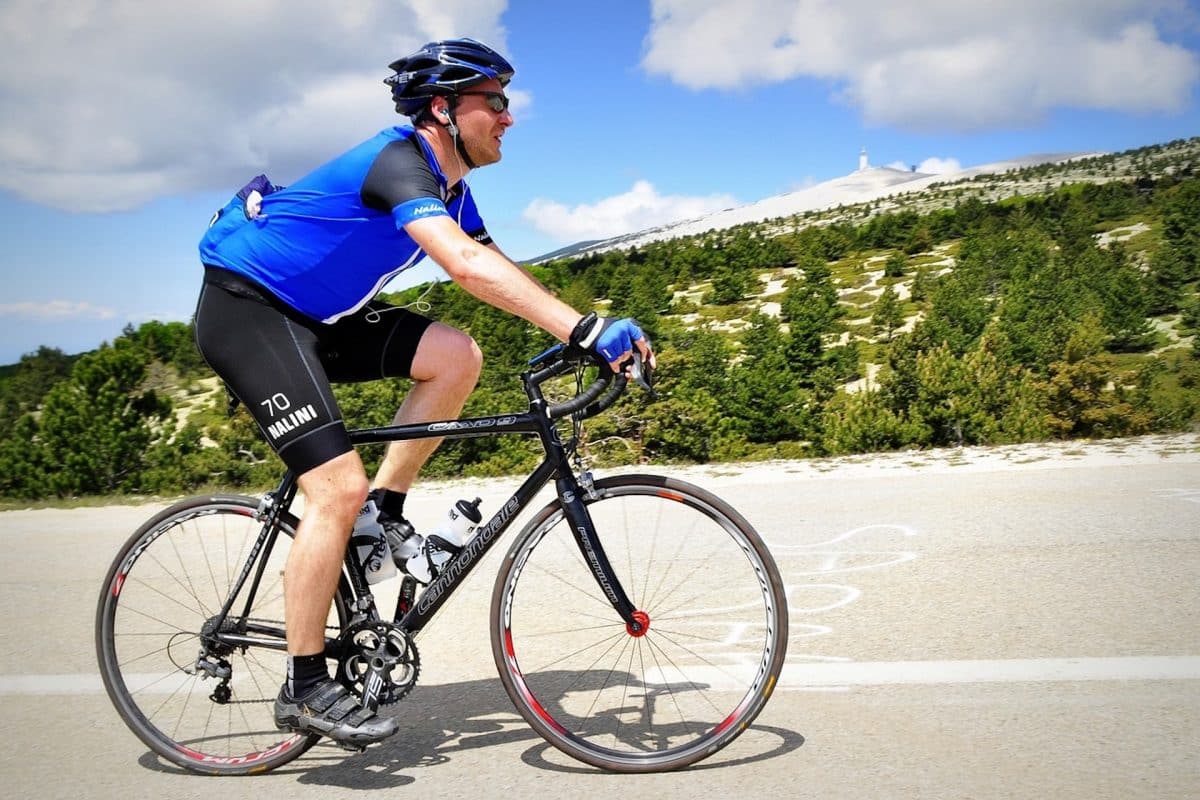 Cyclist-Mont-Ventoux-Le-Prieure-La-Madelene